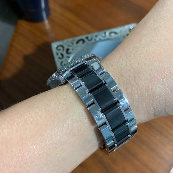 Guess Collection Watch - Picture 3 of 4